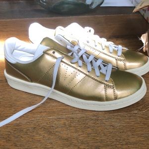 New Balance size 7 (never been worn)